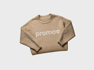 Stickad med logotyp eller tryck